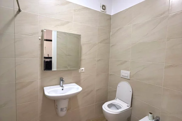 Shtepi me qera 1+1 ne Tirane - 450 Euro
