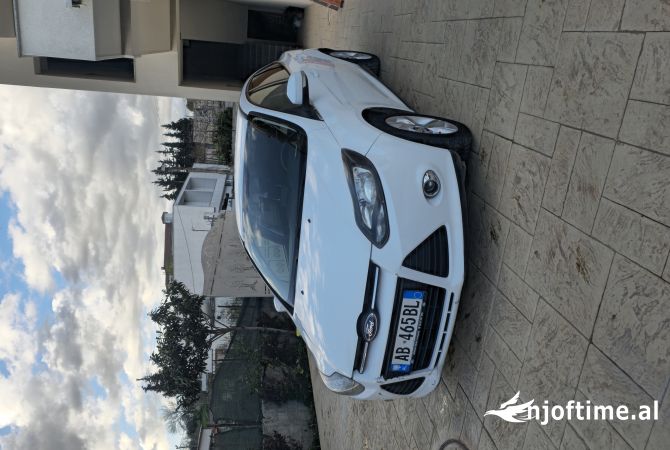 Makina ne shitje ne Tirane - 6,000 Euro