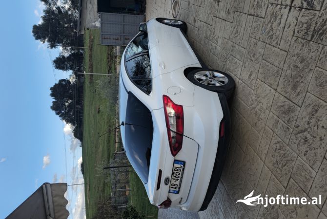 Makina ne shitje  ne Tirane - 6,000 Euro