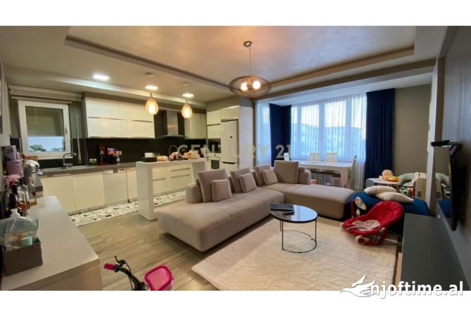 Shtepi ne shitje 2+1 ne Tirane - 240,000 Euro