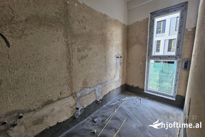 Shtepi ne shitje Apartament ne Tirane, 2+1, Mobilimi Bosh, pa mobiluar, Pagesa 163,000  Euro.