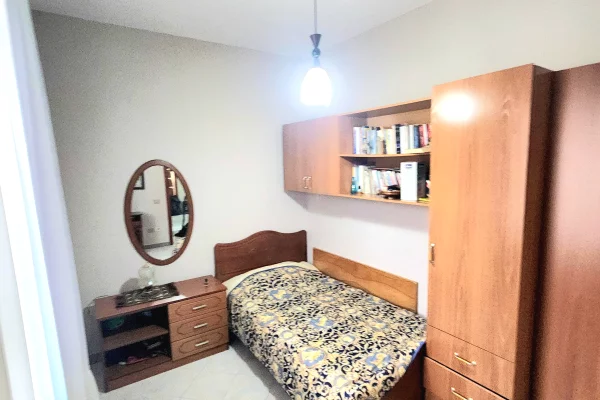 Shtepi me qera Apartament ne Tirane, 3+1, Mobilimi E mobiluar, Pagesa 65,000  Leke.