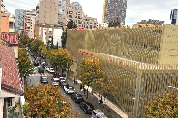 Shtepi me qera 2+1 ne Tirane - 800 Euro