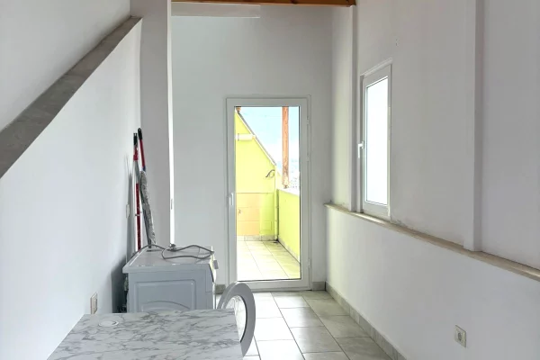 Shtepi me qera Penthose(kati i fundit panoramik) ne Tirane, 5+1, Mobilimi E mobiluar, Pagesa 150,000  Leke.