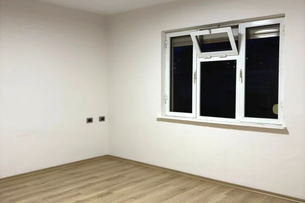 Shtepi me qera Apartament ne Tirane, 2+1, Mobilimi Bosh, pa mobiluar, Pagesa 500  Euro.