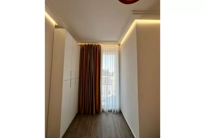 Shtepi me qera 2+1 ne Tirane - 900 Euro