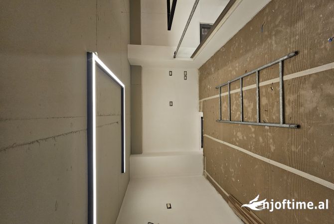 Shtepi me qera 6+1 ne Tirane - 1,200 Euro
