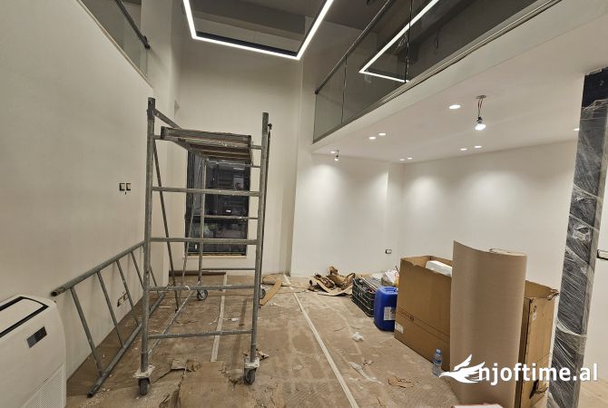 Shtepi me qera Duplex(shtepi me 2 kate) ne Tirane, 6+1, Mobilimi Bosh, pa mobiluar, Pagesa 1,200  Euro.