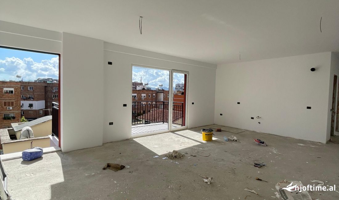 Shtepi ne shitje Apartament ne Tirane, 2+1, Mobilimi Bosh, pa mobiluar, Pagesa 185,000  Euro.