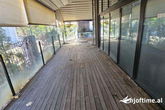 Ambient biznesi me qera 3+1 ne Tirane - 4,000 Euro