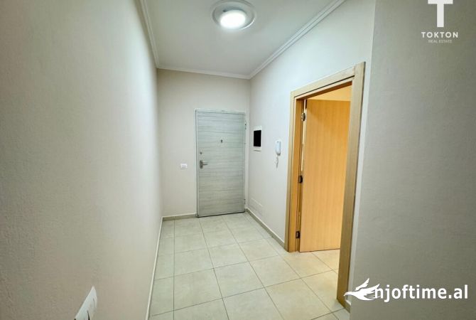 Ambient biznesi me qera 3+1 ne Tirane - 4,000 Euro