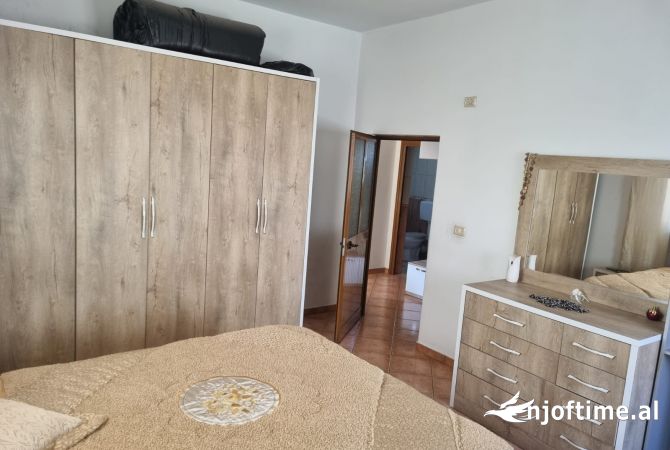 Shtepi me qera 2+1 ne Tirane - 1,100 Euro