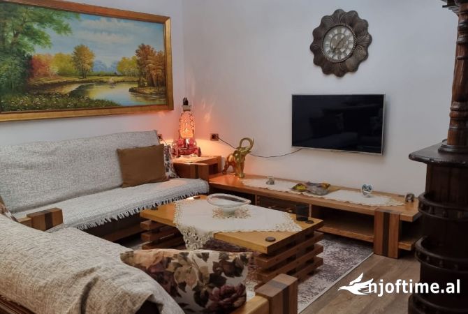Shtepi me qera 1+1 ne Tirane - 380 Euro