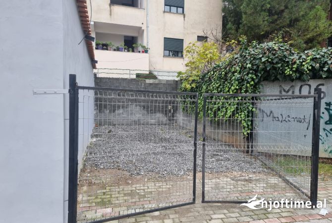 Shtepi me qera Shtepi Private ne Tirane, 1+1, Mobilimi E mobiluar, Pagesa 380  Euro.