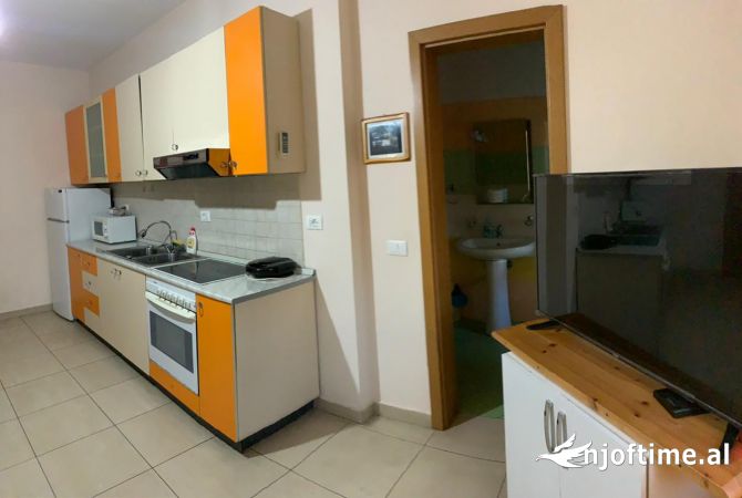 Shtepi me qera 1+1 ne Tirane - 450 Euro