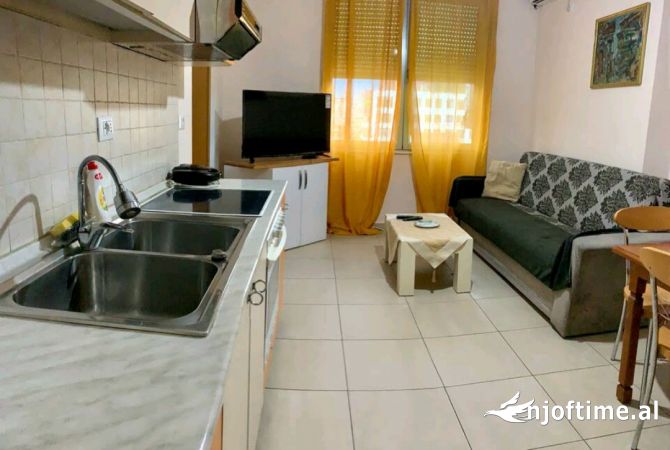 Shtepi me qera 1+1 ne Tirane - 450 Euro