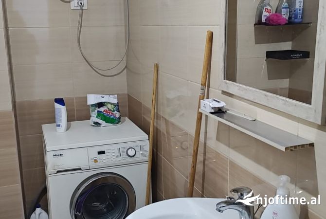 Shtepi me qera Apartament ne Tirane, 1+1, Mobilimi E mobiluar, Pagesa 450  Euro.