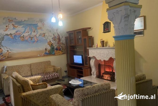 Shtepi me qera Apartament ne Tirane, 3+1, Mobilimi E mobiluar, Pagesa 600  Euro.