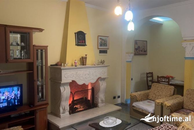 Shtepi me qera Apartament ne Tirane, 3+1, Mobilimi E mobiluar, Pagesa 600  Euro.