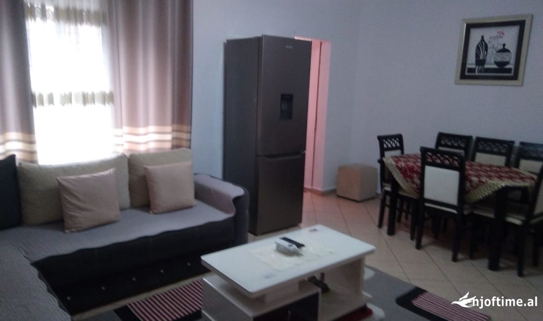 Shtepi me qera Apartament ne Tirane, 2+1, Mobilimi E mobiluar, Pagesa 700  Euro.
