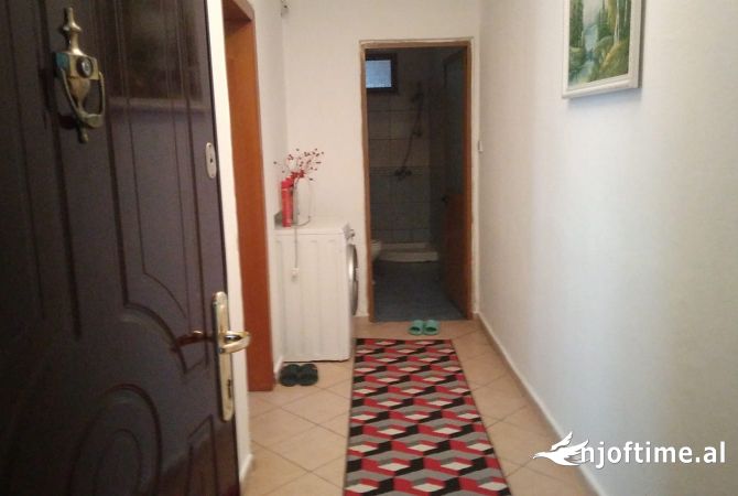 Shtepi me qera Apartament ne Tirane, 2+1, Mobilimi E mobiluar, Pagesa 700  Euro.