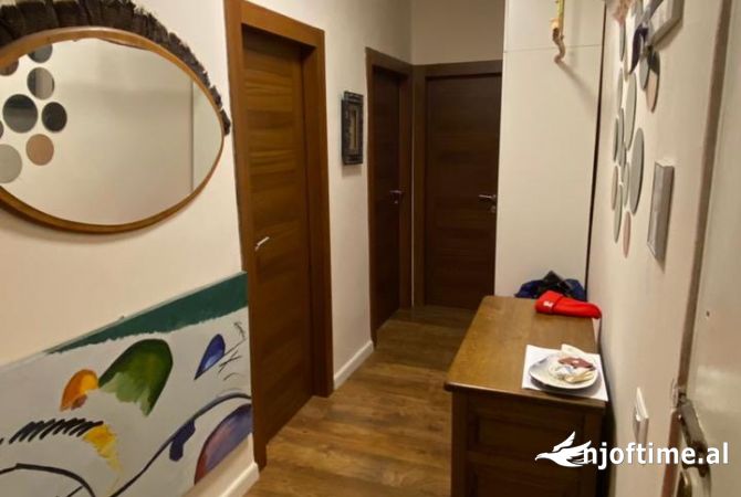 Shtepi me qera Apartament ne Tirane, 2+1, Mobilimi E mobiluar, Pagesa 500  Euro.