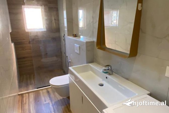 Shtepi me qera Apartament ne Tirane, 2+1, Mobilimi E mobiluar, Pagesa 500  Euro.