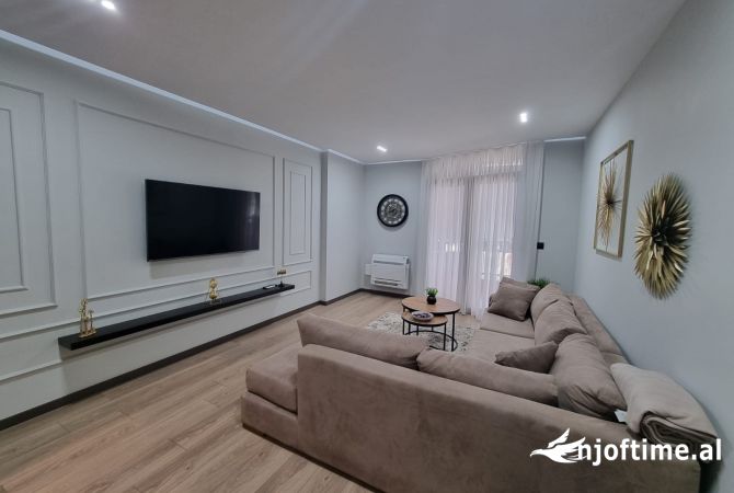 Shtepi me qera Apartament ne Tirane, 1+1, Mobilimi E mobiluar, Pagesa 1,000  Euro.