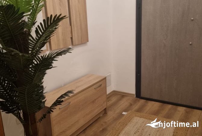 Shtepi me qera Apartament ne Tirane, 2+1, Mobilimi E mobiluar, Pagesa 550  Euro.