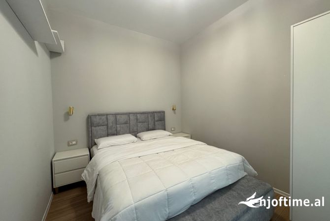 Shtepi me qera Apartament ne Tirane, 1+1, Mobilimi E mobiluar, Pagesa 800  Euro.