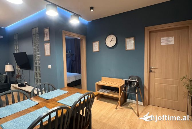 Shtepi me qera Apartament ne Tirane, 2+1, Mobilimi E mobiluar, Pagesa 1,000  Euro.