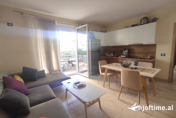 Shtepi me qera 2+1 ne Tirane - 550 Euro