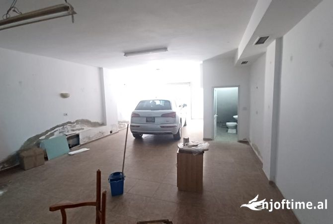 Ambient biznesi me qera 4+1 ne Tirane - 500 Euro