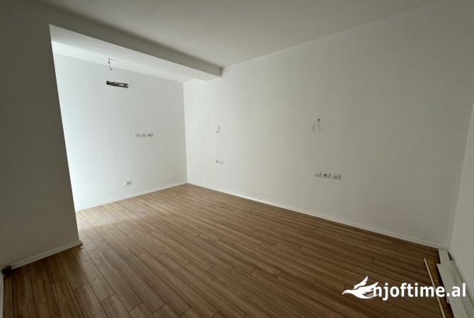 Shtepi me qera 1+1 ne Tirane - 700 Euro