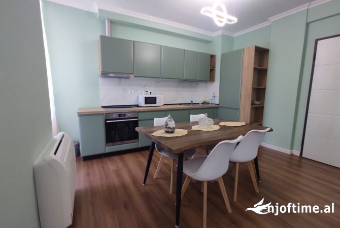 Shtepi me qera 2+1 ne Tirane - 700 Euro
