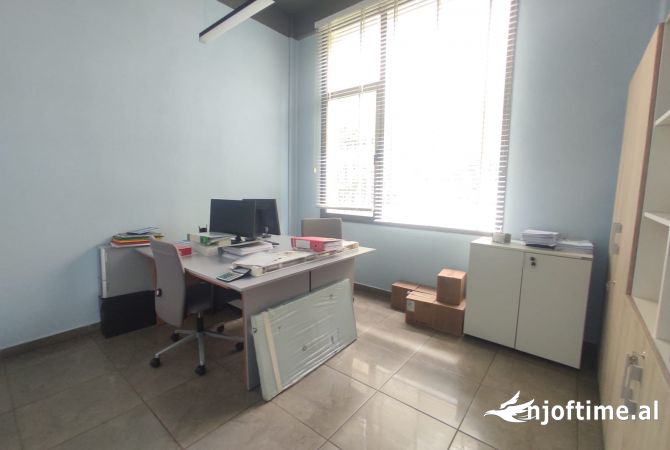 Shtepi ne shitje 2+1 ne Tirane - 180,000 Euro