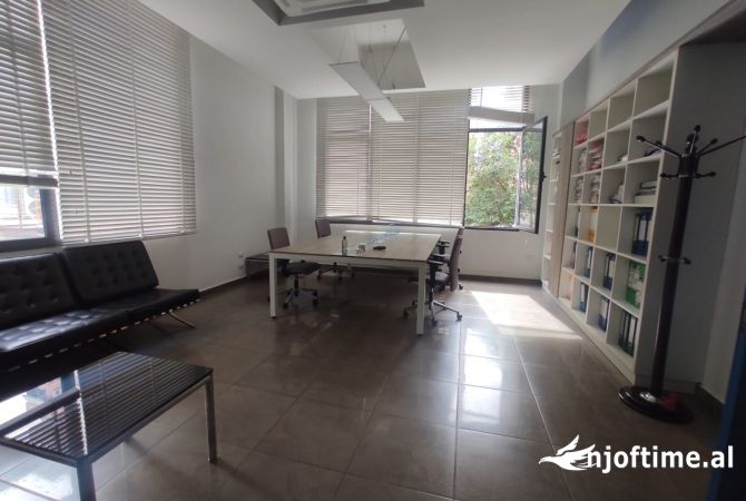 Shtepi ne shitje 2+1 ne Tirane - 180,000 Euro