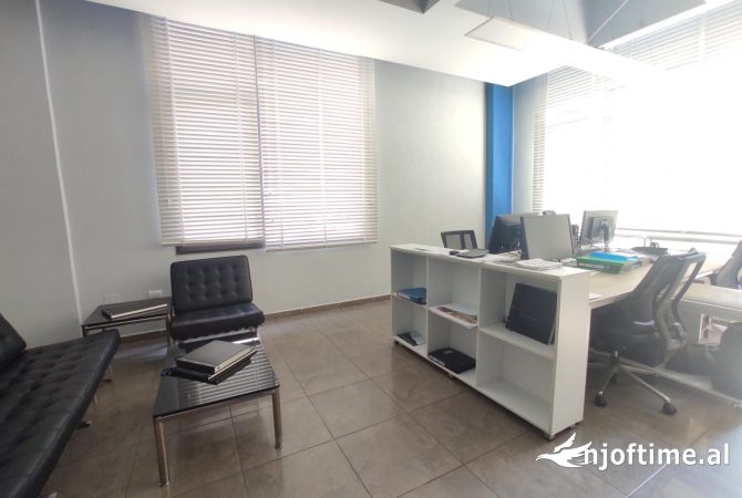 Shtepi ne shitje 2+1 ne Tirane - 180,000 Euro