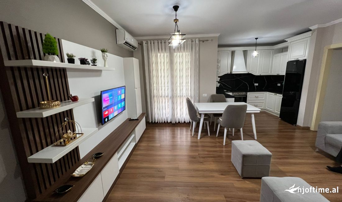 Shtepi me qera Apartament ne Tirane, 2+1, Mobilimi E mobiluar, Pagesa 700  Euro.