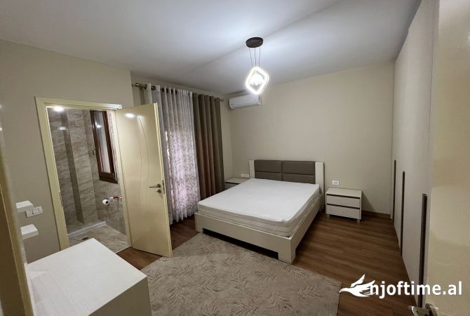 Shtepi me qera Apartament ne Tirane, 2+1, Mobilimi E mobiluar, Pagesa 700  Euro.