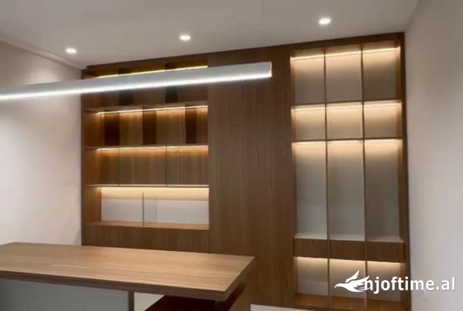 Ambient biznesi me qera 3+1 ne Tirane - 2,000 Euro