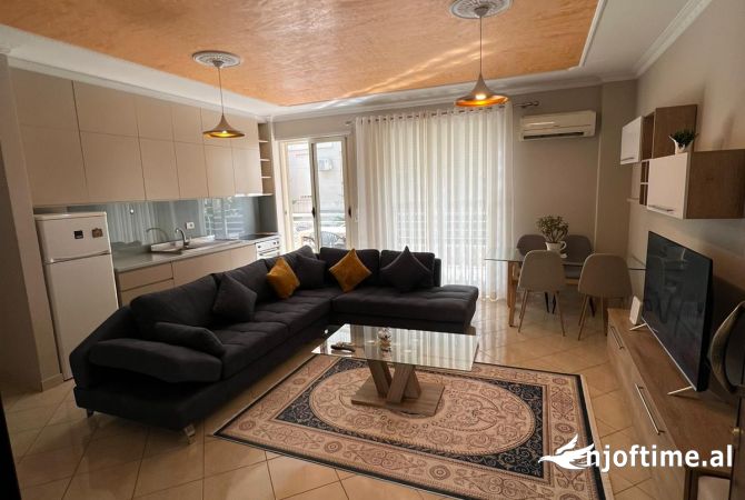 Shtepi me qera 1+1 ne Tirane - 650 Euro