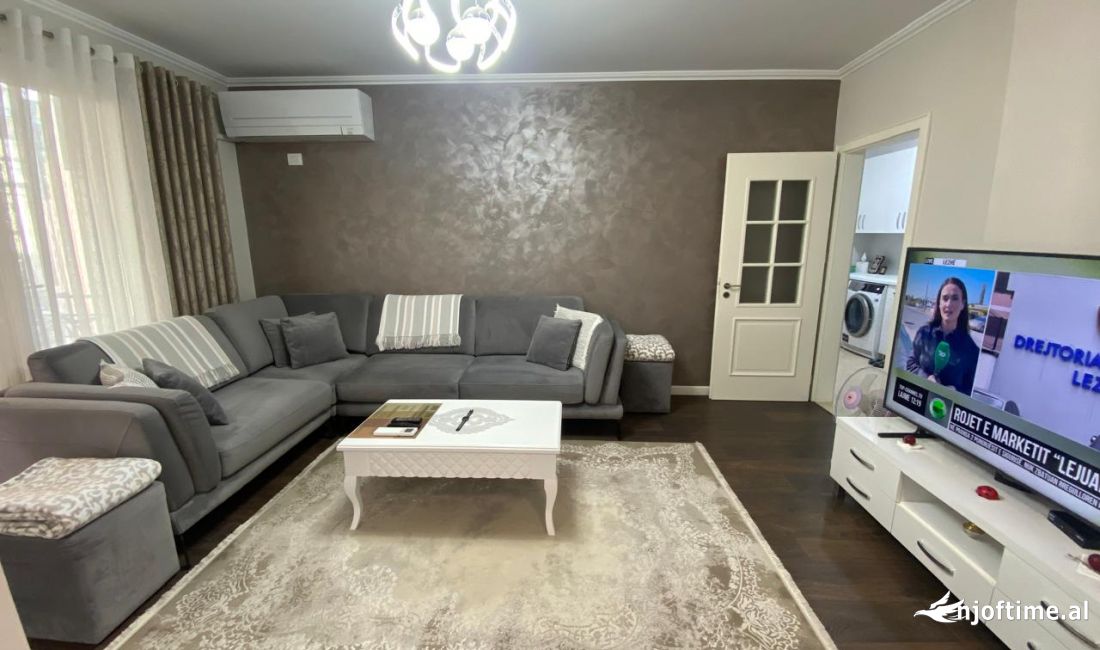 Shtepi ne shitje Apartament ne Tirane, 2+1, Mobilimi E mobiluar, Pagesa 295,000  Euro.