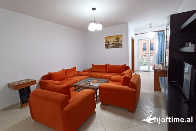 Shtepi me qera 2+1 ne Tirane - 700 Euro