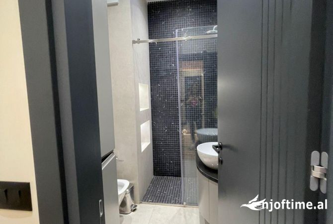 Shtepi me qera Apartament ne Tirane, 1+1, Mobilimi E mobiluar, Pagesa 950  Euro.