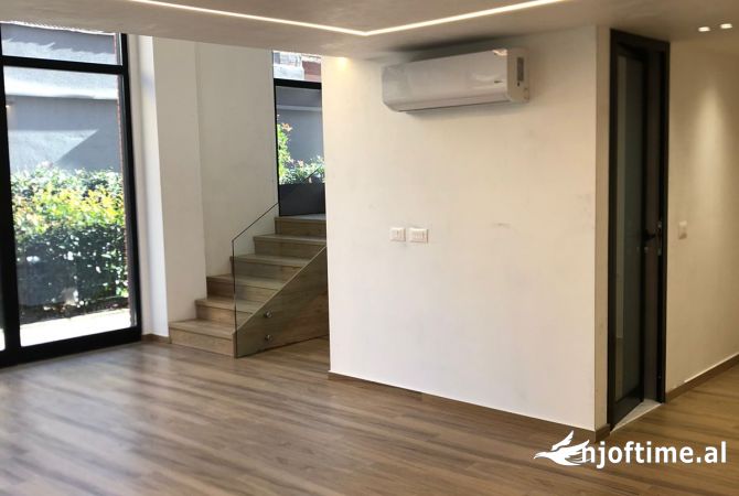 Ambient biznesi me qera 3+1 ne Tirane - 900 Euro