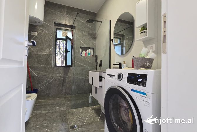 Shtepi ne shitje Shtepi Private ne Tirane, 1+1, Mobilimi E mobiluar, Pagesa 129,000  Euro.