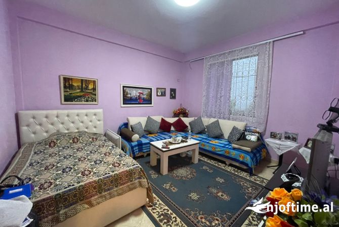 Shtepi ne shitje Shtepi Private ne Tirane, 2+1, Mobilimi E mobiluar, Pagesa 280,000  Euro.