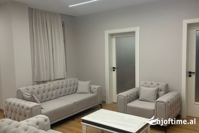 Shtepi ne shitje 2+1 ne Tirane - 180,000 Euro