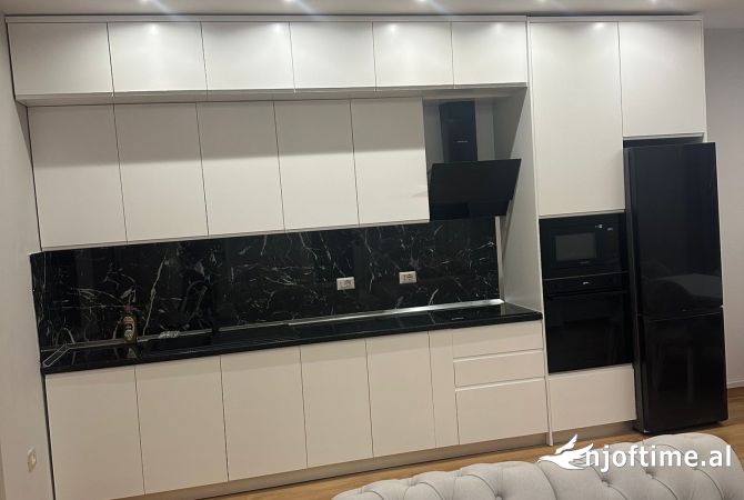 Shtepi ne shitje Apartament ne Tirane, 2+1, Mobilimi E mobiluar, Pagesa 180,000  Euro.